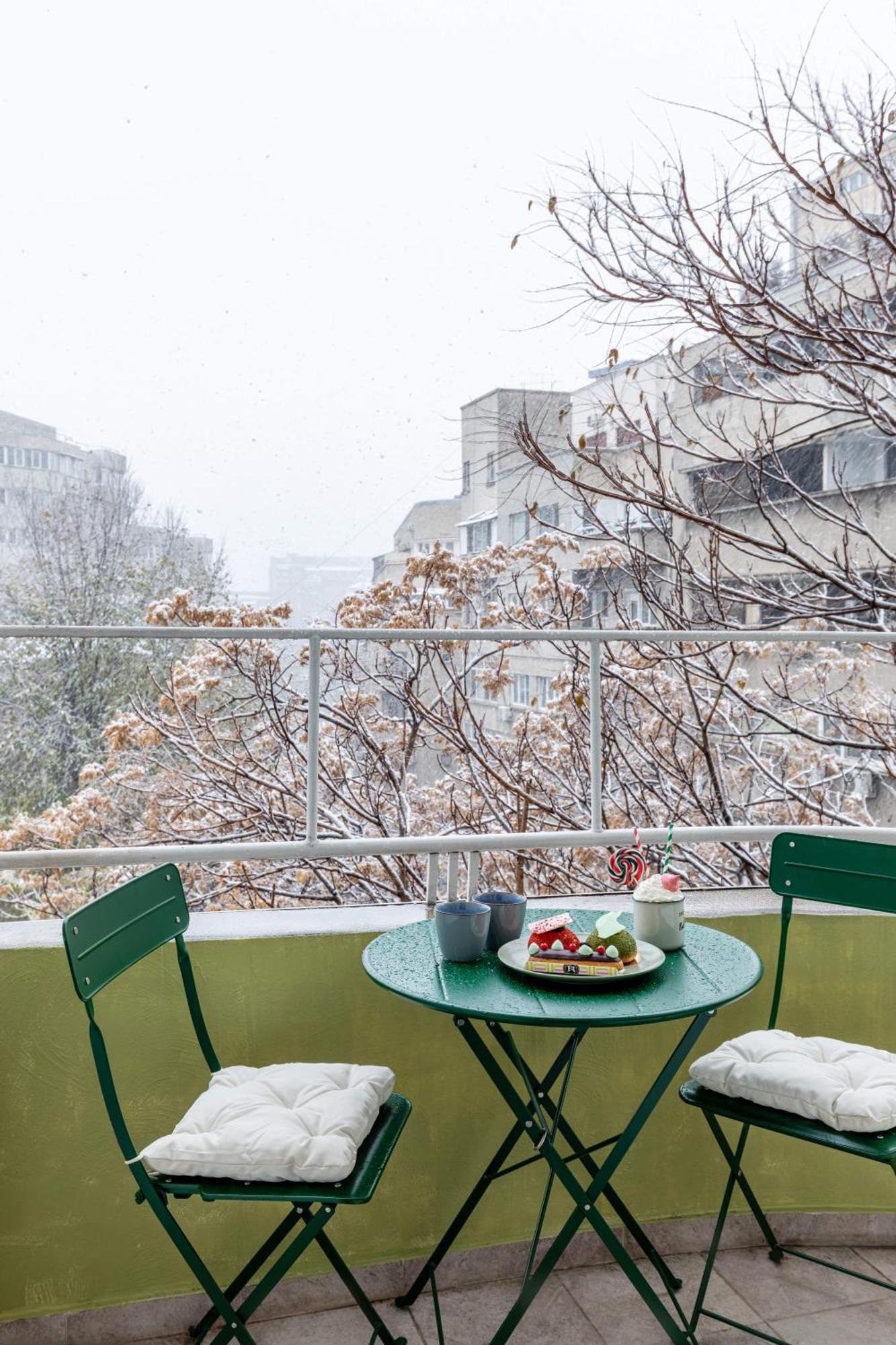 Appartamento Holt - Out Of The Woods Bucarest Esterno foto